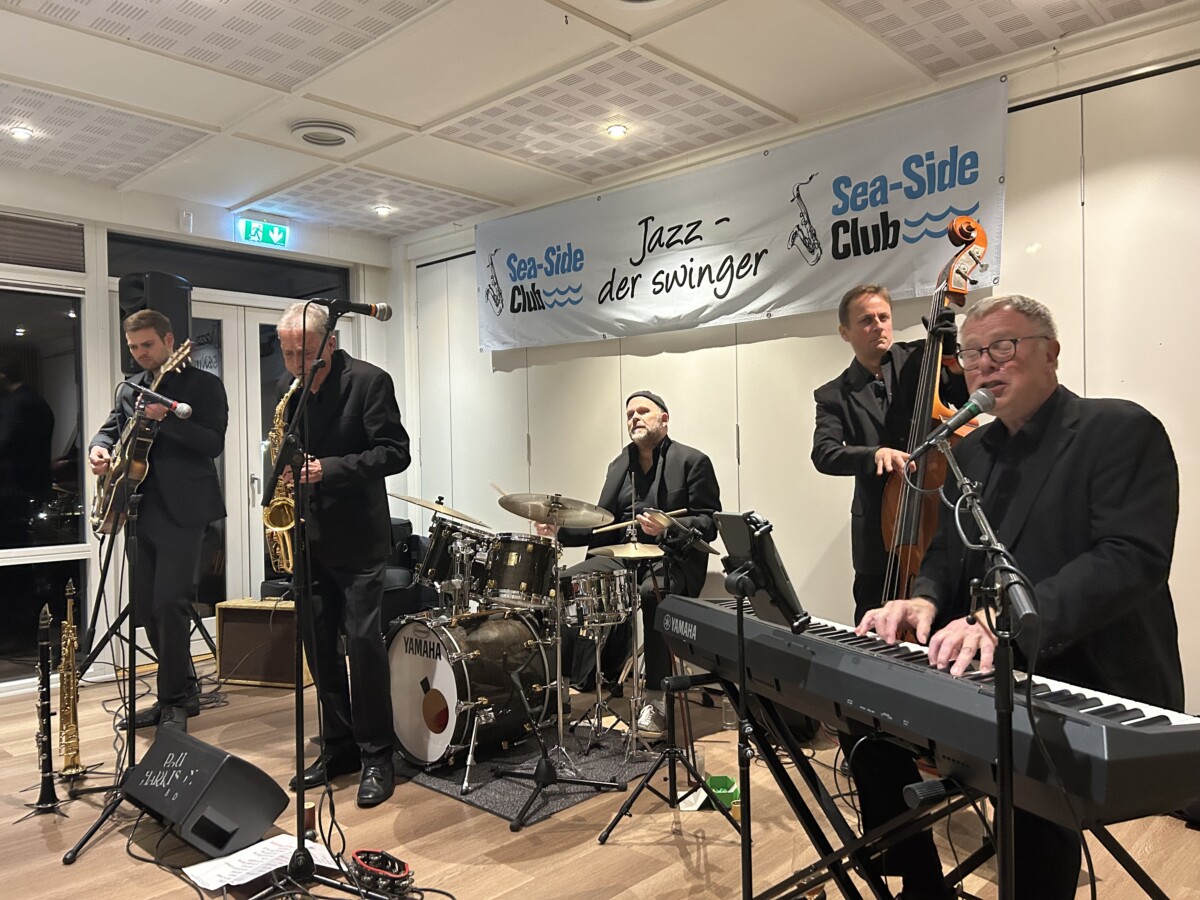 PaulHarrisonBand_EmaGagro_SeaSideClub_Juelsminde_24102025_02