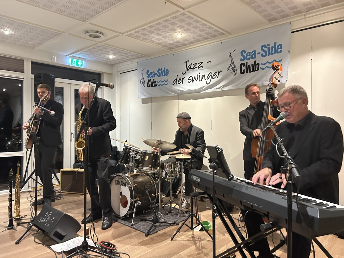 PaulHarrisonBand_EmaGagro_SeaSideClub_Juelsminde_24102025_04